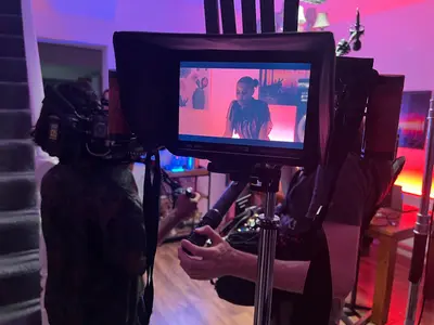 Behind the scenes photo 3