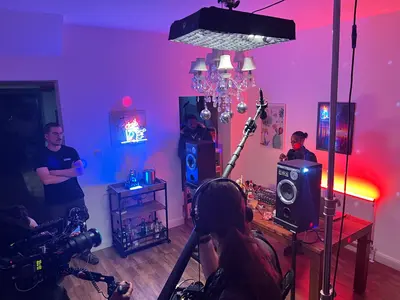 Behind the scenes photo 5